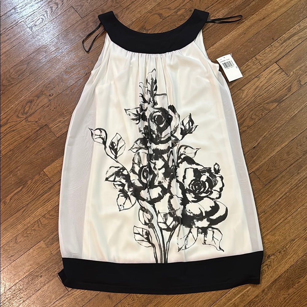 Next Up 🆕 NWT Women’s Floral Rose Dress, Size 6